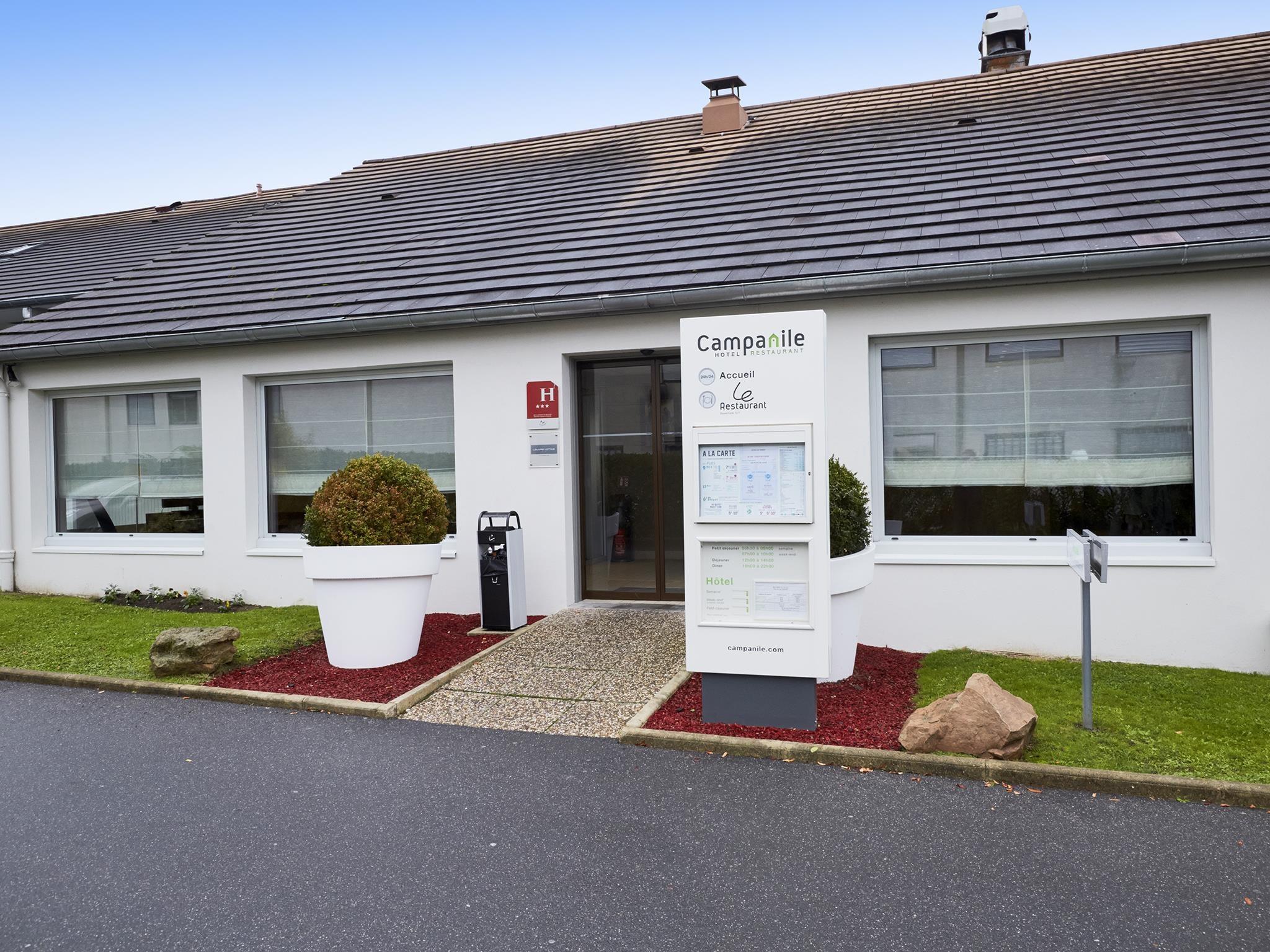 Campanile Montesson - Le Vesinet Hotel Exterior photo